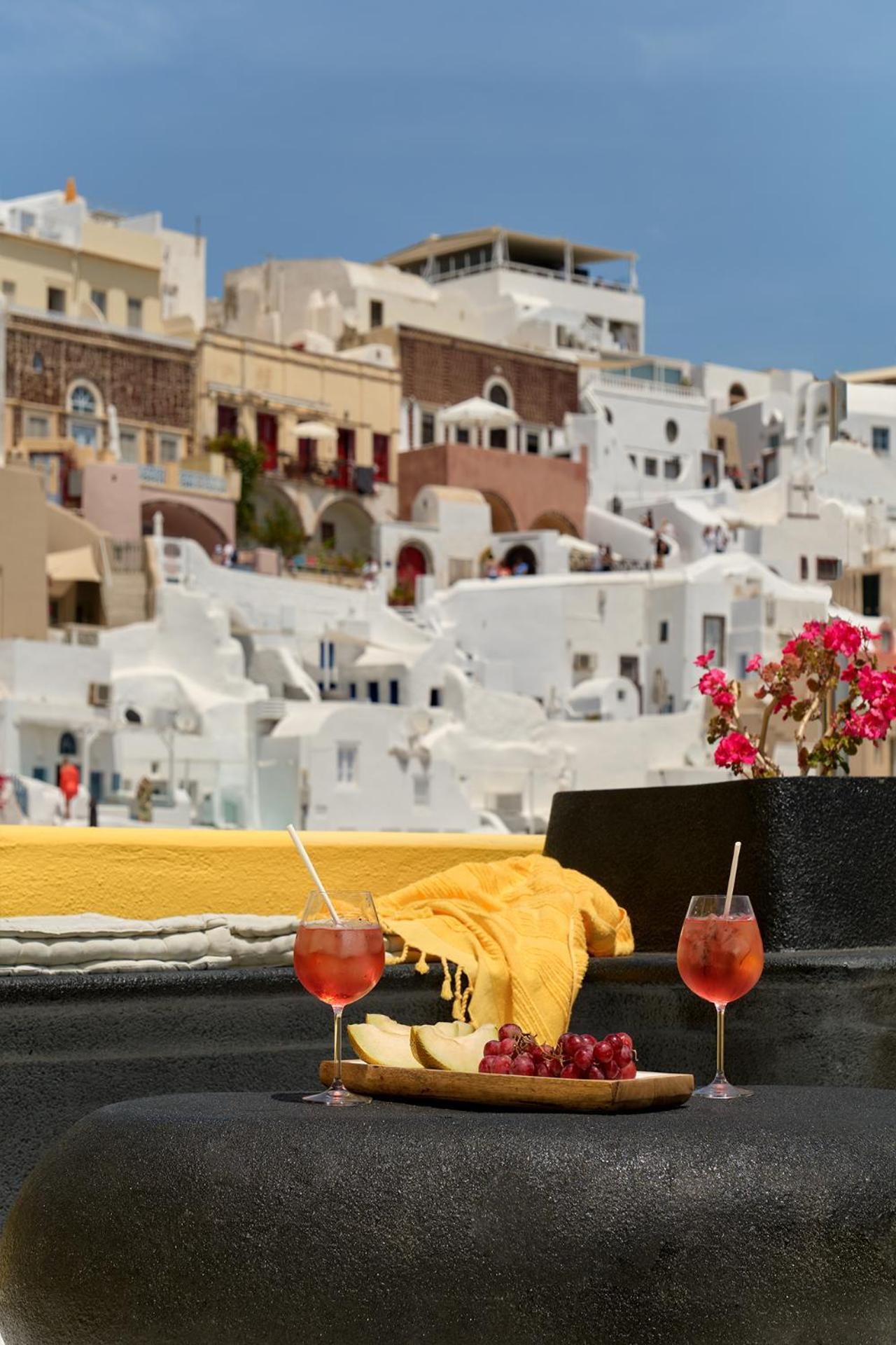 Ilivatos - Elegant Villa On The Caldera'S Edge Oia  Ngoại thất bức ảnh